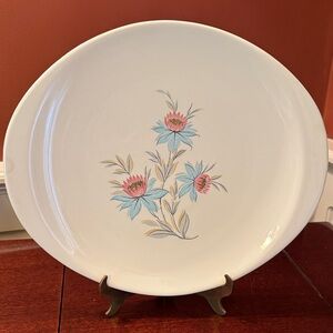 Elegant Floral Ceramic Plate with Blue and Pink Design